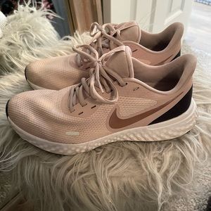 Women Nike Shoes. Size 9.